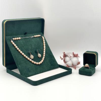 China Wholesale Custom Dark Green Luxury Velvet Classic Elegant Vintage Jewelry Box With Large Set Edge Gold Necklace Jewelry Packaging Gift Display Box for sale