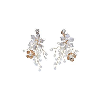 China New Developed Metal Fashion Handmade Imitation Pearl Flower Bridal Highlight Earrings for sale