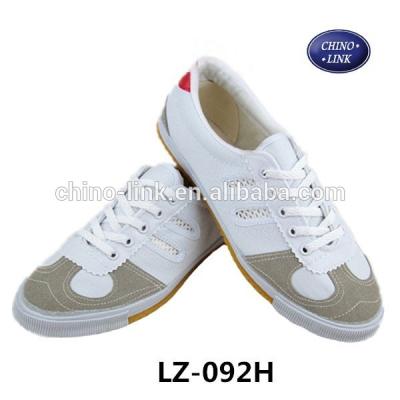 China White Breathable TPR Lovers Tennis Shoes Sneakers Volleyball Shoes for sale