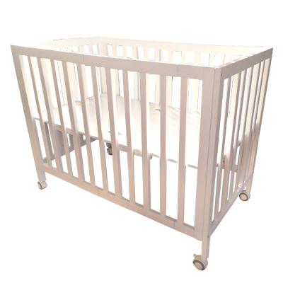 China Designer Solid Wood Safety Baby Hutch Adjustable Baby Crib for sale