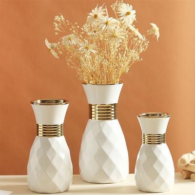 China Wholesale Custom Luxury Art Deco Vase Shaped Ceramic Dry Flower Vase For Hotel Home Office Decor for sale