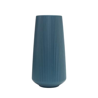 China Manufacturers modern wholesale can be customized nordic blue ceramic home decoration plastic vase for flowers for sale