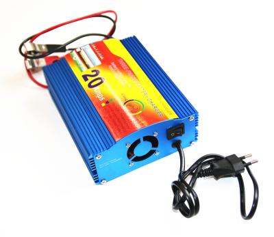 China 20A Electric Portable Car Battery Charger 12V 24V Universal Solar Auto Battery Charger for sale