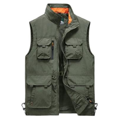 China Outdoor Warm Multi Pockets Anorak Mens Anti-Wrinkle Waistcoat Custom Winter Vest Vest For Men for sale