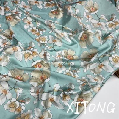 China Custom SATIN POLYESTER FABRIC POLYESTER FABRIC Wrinkle resistant CLOTHING print design jacquard fabric for women pajamas for sale