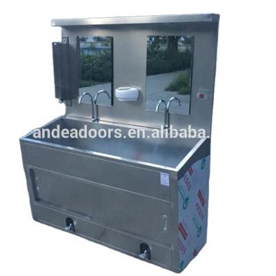 China Guangzhou Waterproof Medical Stainless Steel Sluice Sink Station for sale