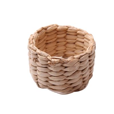 China Wicker Woven Napkin Holder Ring Wholesale Sustainable Rattan Napkin Rings Natural Material for sale