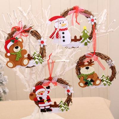 China Popular Wholesale Wooden Rattan Wreath Christmas Gift Outdoor Christmas Decoration Ornaments Hanging Pendant for sale