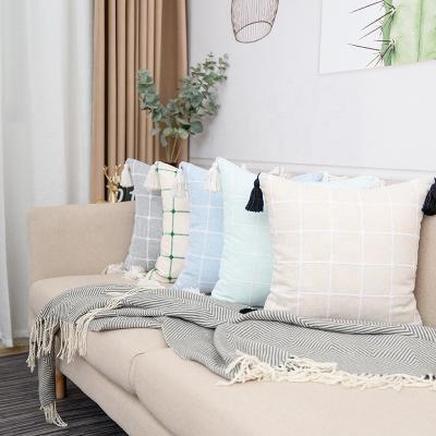 China Viable Hot Sale Custom Sofa Decoration Pillow Cushion Cover Simple Amazon Buffalo Plaid Tassel Decor Pillowcase for sale