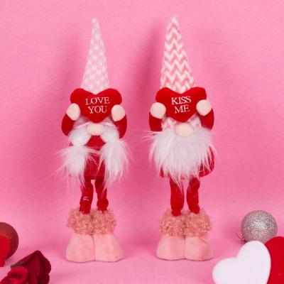 China Wedding Decoration Heart Hot Selling Rudolph Valentine's Day Exquisite Standing Doll Faceless Doll Wedding Decoration for sale