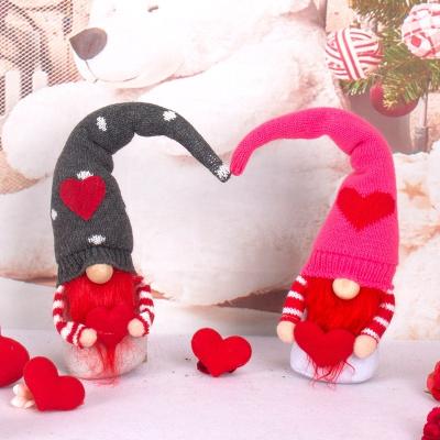 China Valentine's Day Decoration High Quality Heart Hat Valentine's Day Doll Long Knitted Valentines Day Gift Window Decoration for sale