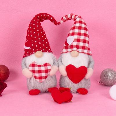 China Hot Selling Heart Rudolph Doll Exquisite Valentine's Day Plaid Buffalo Gift Valentine's Day Toy Toy for sale