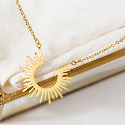 China Vintage Geometric 18K Gold Plated Stainless Steel Sun Shine Stainless Steel Pendant Necklace For Women Jewelry for sale