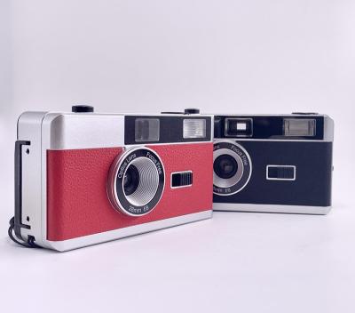 China Reusable 35mm retro film camera PROFESSIONAL new design with flash in different colors for sale