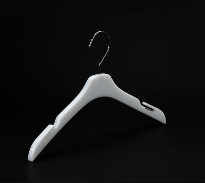 China Anti-Slip Clear Acrylic Cloth Hanger Customize Acrylic Coat Hangers Customs for sale