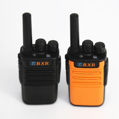 China 2020 New Model Long Standby Time Of Long Standby Walkie Talkie Woki Tokis Comercial UHF Two Way Two Way Radio Long Distance Communication for sale