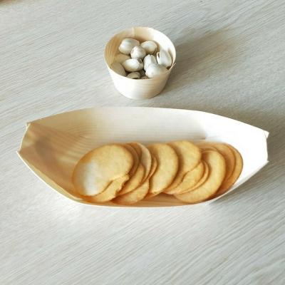 China Disposable bent pine boat tray/wooden dish /bowl/cone for food serving tray for sushi and ice cream fast food for sale