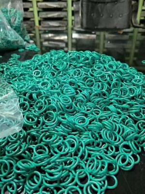 China Green NBR/FKM/FFKM/EDPM/SI Rubber O Rings OEM/ODM Compression Molding with Good Oil Resistance 16-30 N/mm Tear Strength for sale