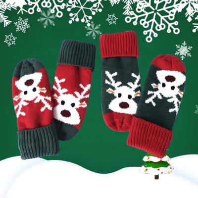 China Warm& Comfortable Acrylic Outdoor Casual Warm Christmas Red Knitted Winter Gloves Daily Life for sale