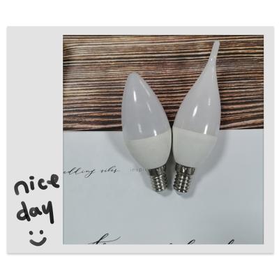 China Residential Super Brightness New Design E14 C37 Candle With Light Pipe Led Bulb 5w for sale