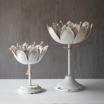 China Hot sale home creative candle holder Minhui A826 decoration home decorations iron flower candlestick for sale