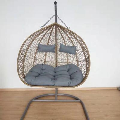 China Strong swing home luxury polyrattan hanging chairs double people use egg hanging chair for sale