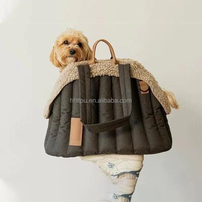 China Water Resistant New Fashion Design Pet Carrier Waterproof Dog Carrier Bag Pet Travel Tote Bag for sale