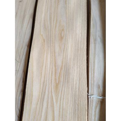 China 1.5mm Modern Natural Wood Thickness Russian Elm Wood Veneer Crown Cut For Door for sale