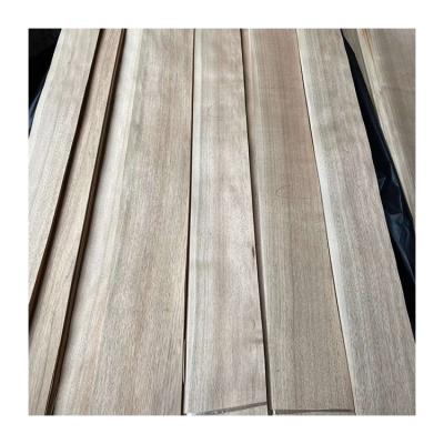 China Modern Hot Selling 0.52mm China Walnut Veneer Quarter Cut Laminated Walnut Natural Wood Veneer for sale