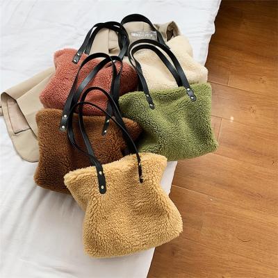 China Wholesale Fashion Madame Fuzzy Handbags Purses Women Soft Tote Bags Girls Winter Warm Fashion Madame Soft Fur Bags Plush Handbags for sale