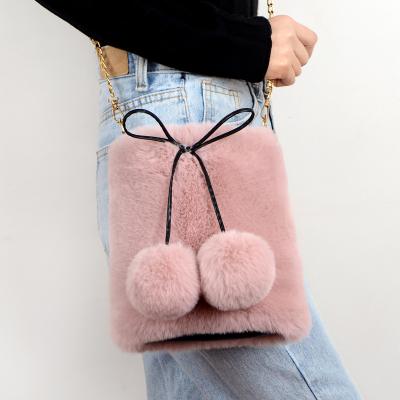 China Fashion Women's Plush Bags Purses Hot Fuzzy Crossbody Bags Plush Crossbody Purses Plush Faux Fur Clips Girls Purses Soft Lady's Fur Purses for sale