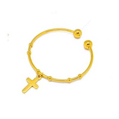 China Hot Selling Nickel Free Religious Cross Design 18k Gold Bangle Single Gold Cuff Pendant Bracelet for sale