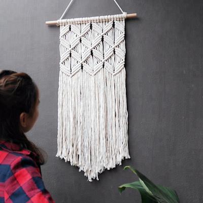 China QJMAX Handmade 100% Cotton Foldable/Eco-friendly Macrame Wall Hanging For Bedroom Living Room Decoration for sale