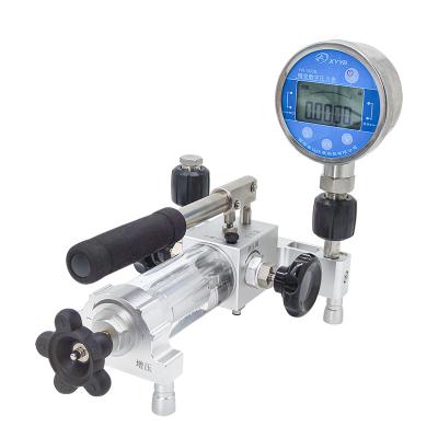 China 70Mpa Hydraulic Pressure Source Portable Pressure Gauge Calibrator With Pre-Pressurization for sale