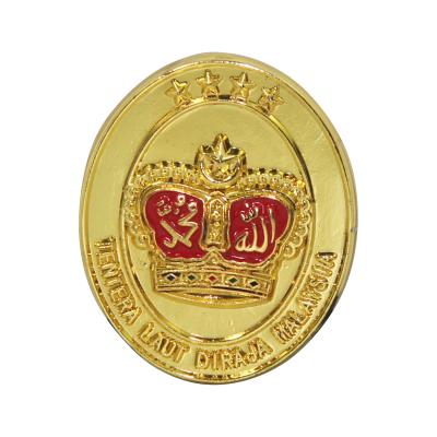 China Custom manufacture embossed metal 3d personalized enamel label gold military badge for cloth hat for sale