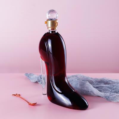 China 2021 Hot Sell High Quality Food Safe High Heel Shoe Shape Glass Bottle Borosilicate Glass Whiskey Wine Decanter for sale