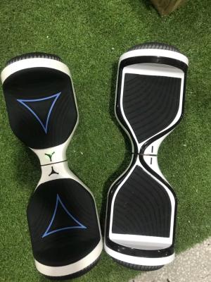 China Nuevo diseño Hoverboard 2 ruedas de auto-equilibrio scooter Hoverboard en venta