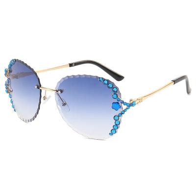 China Fashion Sunglasses BETTER RATE UV Proof Frameless Cut Edge Sun Shading Glasses Fashion Diamond Inlaid GRADIENT SUNGLASSES for sale