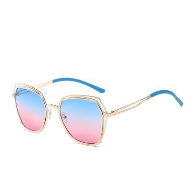 China 20 Years Experience Wholesale Custom Manufacturers Logos UV400 Fashion Travel Shading Gradient Ocean Lens Sunglasses for sale