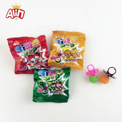 China Natural Gorgeous Fruit Flavor Plastic Base With Diamond Ring Pop Hard Candy for sale