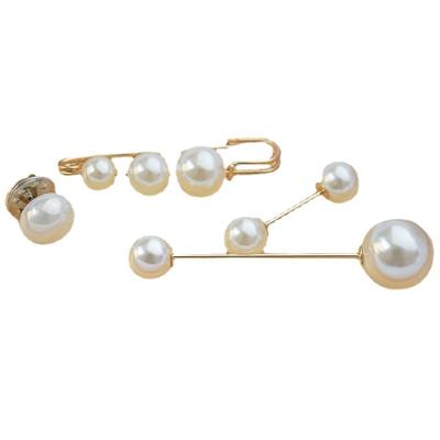 China Fashion maker spot new big pearl 2021 hot sale wholesale four piece brooch girl fashion pin metal accessories for sale