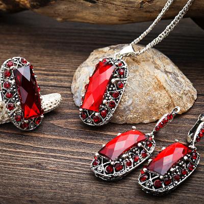 China Many years factory high quality fashion and three-piece set Ring Earring Necklace Jewelry Elegant banquet dress set for sale