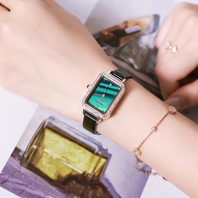 China Simple trend universal design men ladies water resistant fashion multicolor quartz watch for sale