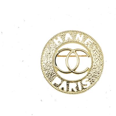 China Pin Brand cc fashion accessories LOGO Pure Gold Brooch Brooch brand style fashion trend brooch pin for sale