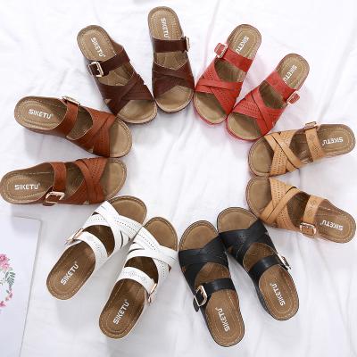 China New Plus Size Women's Anti-Smell Fashion Soft Flat Buckle Sandals Summer Leather Casual Slippers Shoes for sale