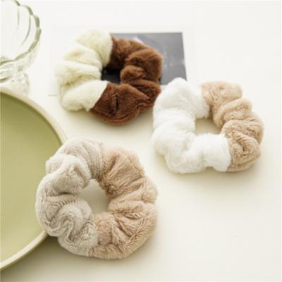 China Fashion Winter Hair Accessories Girls Furry Elastic Hair Ties Spliced ​​Color Soft Faux Fur Scrunchies for sale