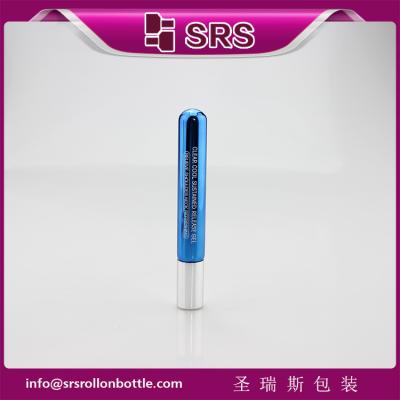 Cina 10 ml di rotolo di vetro blu metallizzato su bottiglia con sfera di metallo e tappo in argento in alluminio per siero per gli occhi,olio essenziale in vendita