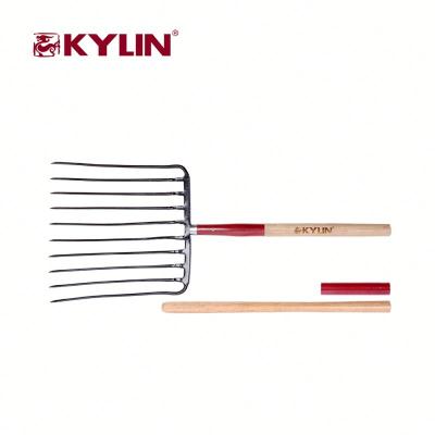 China Long Handle Carbon Steel Garden Tool Carbon Steel Wood Fork Digging Head for sale