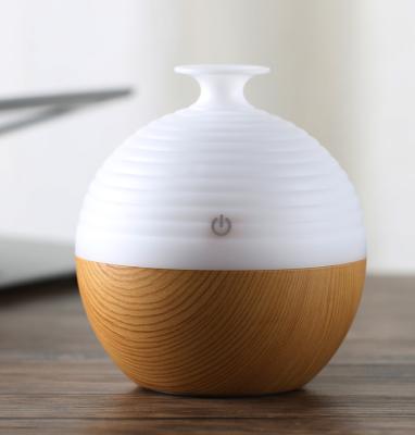 China Night Lamp Wood Grain ABS Ultrasonic Aroma Diffusers Humidification 8m2 7 Colors Changed for sale