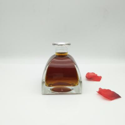 China Spirit Whiskey Glass Liquor Bottles Luxury Clear Personalized Empty Wine Bottle for sale